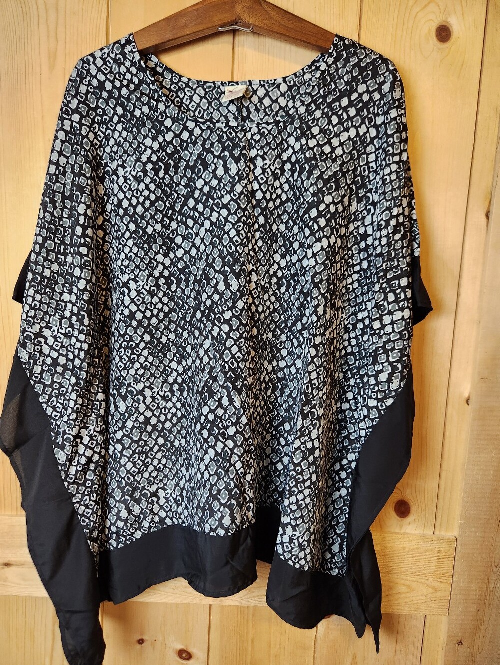 Faded Glory Black/White/Gray Geometric Print Pull-On Boho Beachy Poncho Top